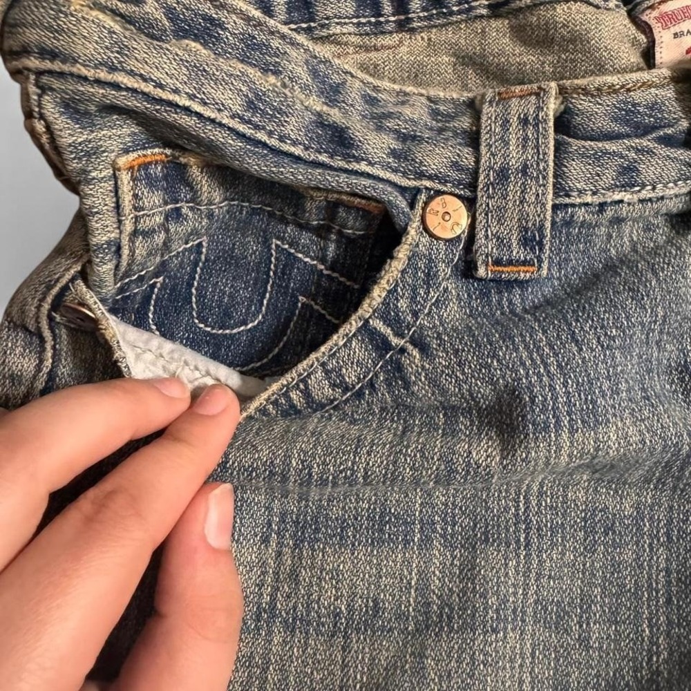 True Religion Distressed Jean Shorts 28 | Rare Embroidered Patchwork Y2K Denim - Picture 3 of 8